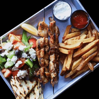 CHICKEN SOUVLAKI PLATE