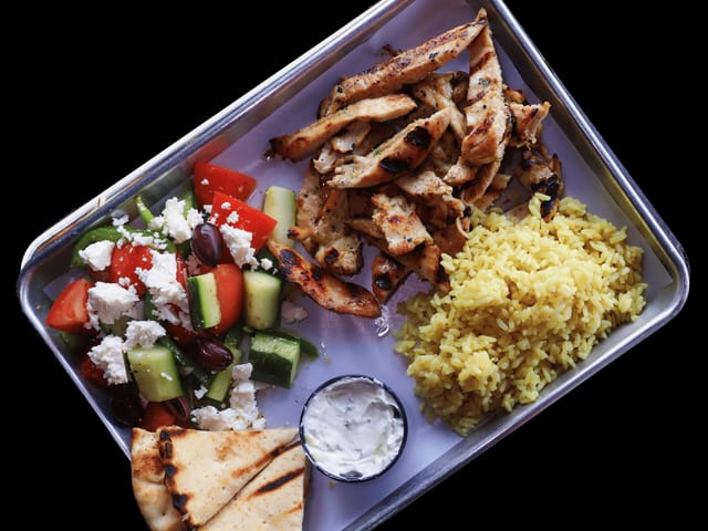 GRILLED CHICKEN BREAST PLATE.